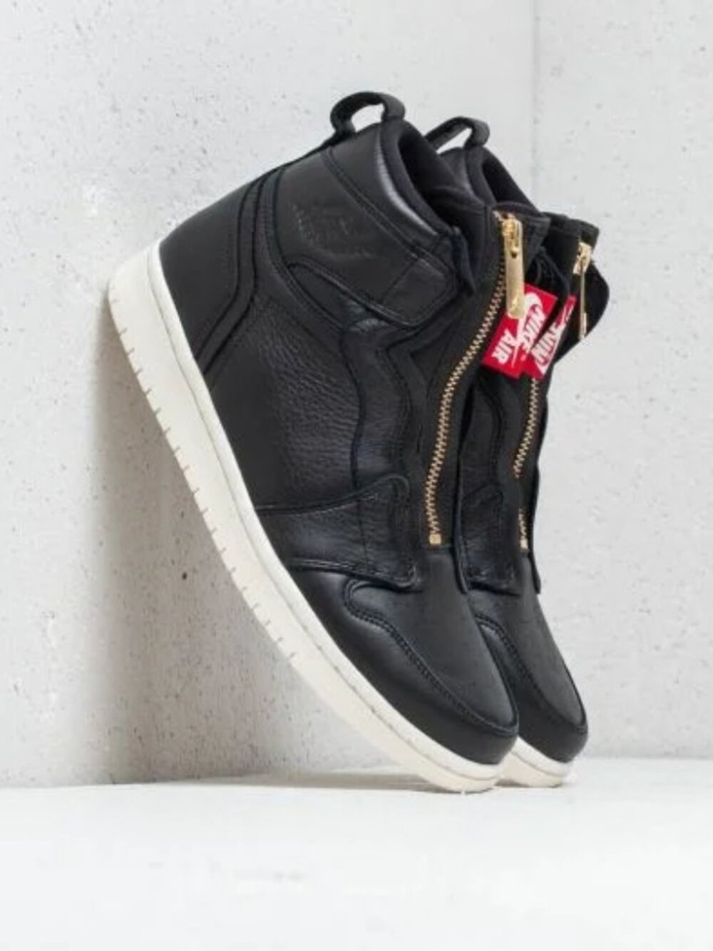 Air Jordan Women's Black 1 Retro High Zip Leather Sail Classic Sneaker Size 5.5